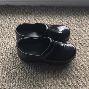 Black Patent Leather Dansko clogs